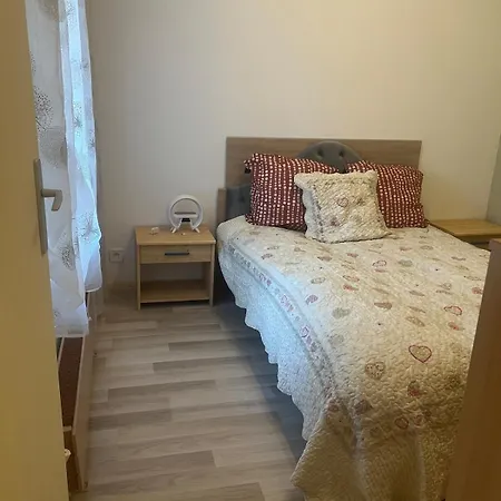 Sauveterrienne * Sauveterre-de-Guyenne