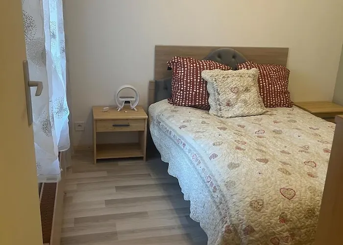 Sauveterrienne * Sauveterre-de-Guyenne