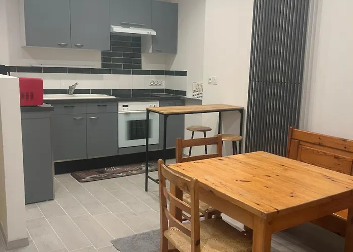 Sauveterrienne * Sauveterre-de-Guyenne